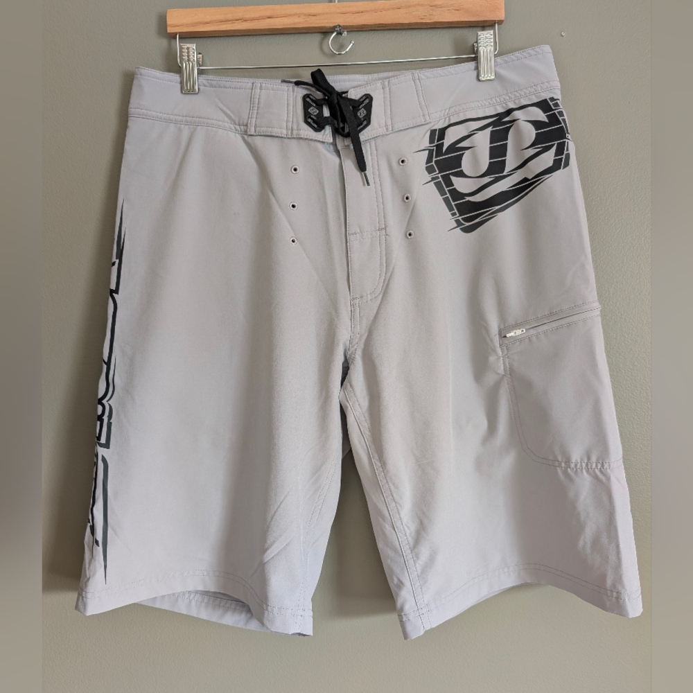 Jetpilot Crown Jewel Board Shorts Size 34